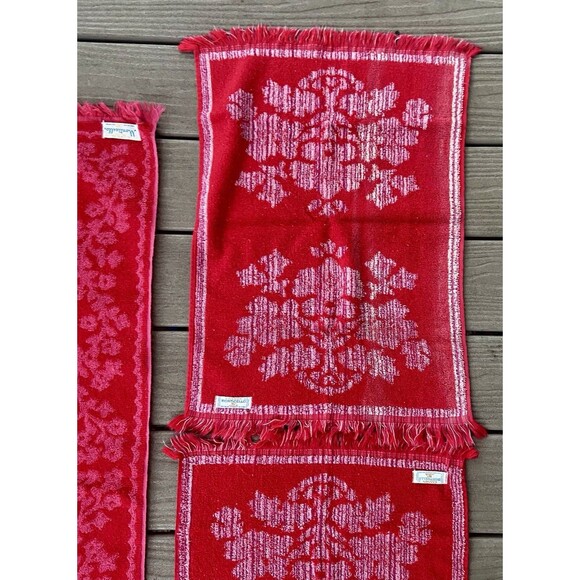 Vintage CANNON Monticello Red Floral Sculpted Fringe Bath & Hand Towel Set MCM - Picture 9 of 16